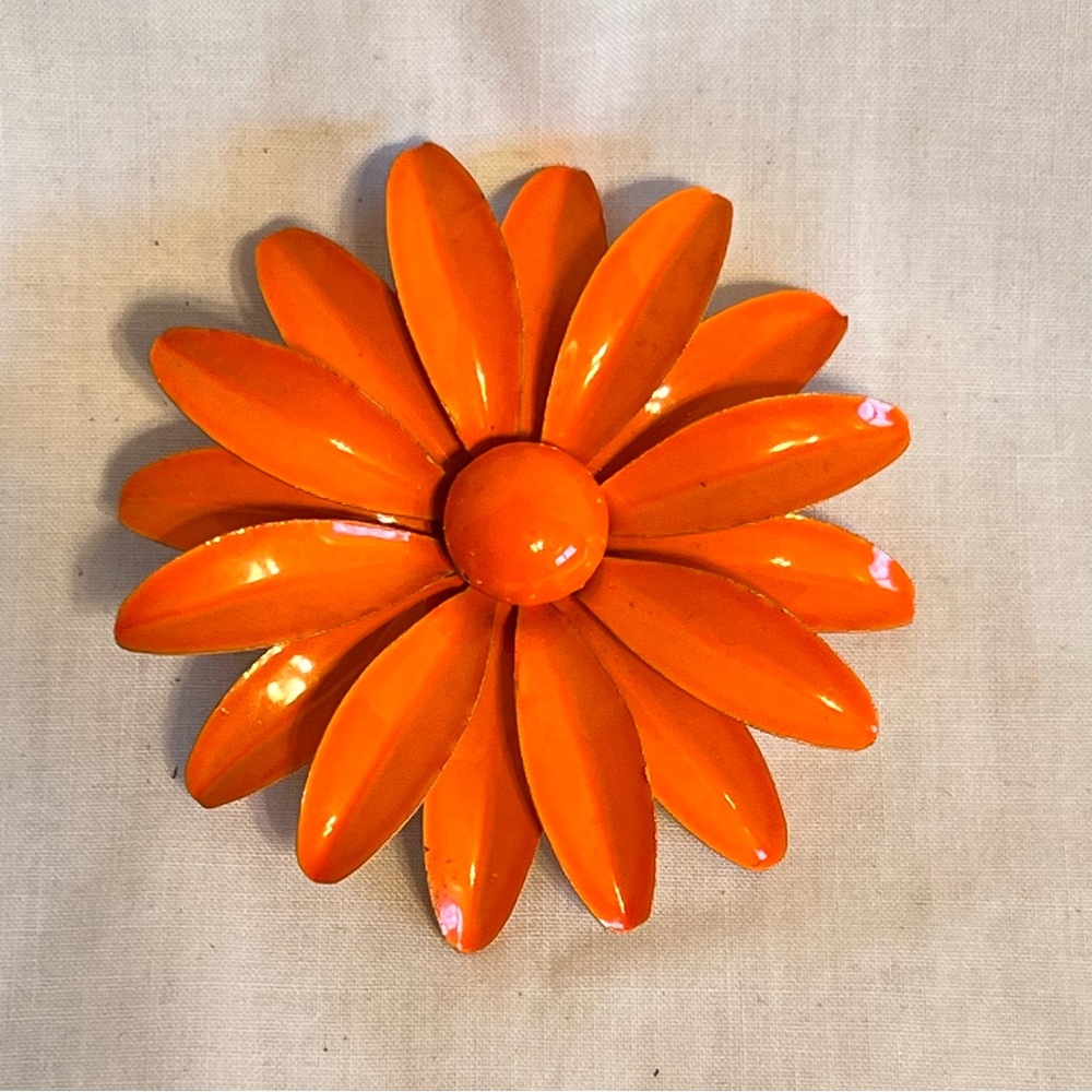 Vintage Bright Orange Daisy Flower Enamel Brooch pin